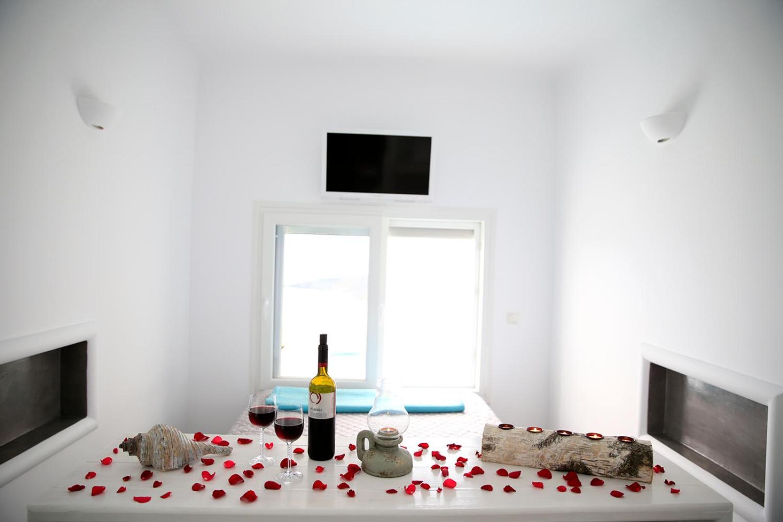 Fira Deep Blue Suites Екстериор снимка