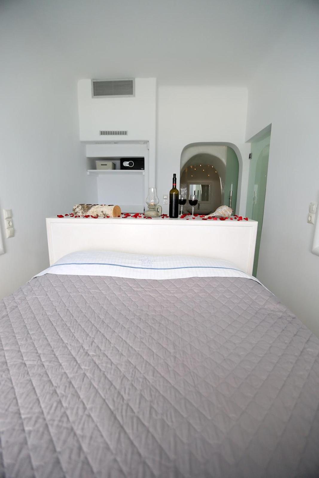 Fira Deep Blue Suites Екстериор снимка